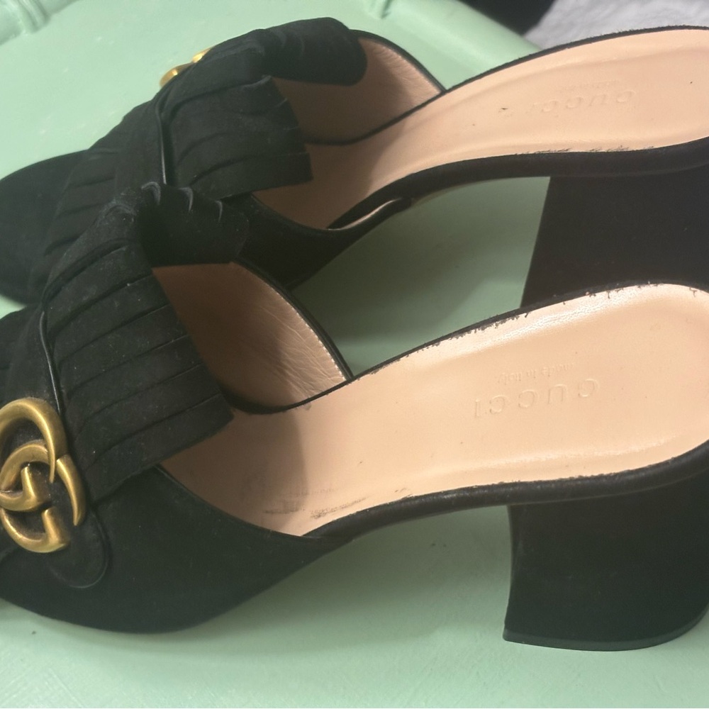 Gucci Marmont
Double G Logo Suede Slides
Women's Size 41/10-10.5 euc worn once! - Picture 2 of 8